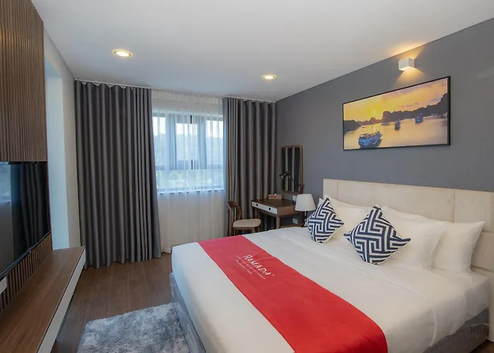 Khách sạn hẻo lánh Ramada & By Wyndham Bay View 4*