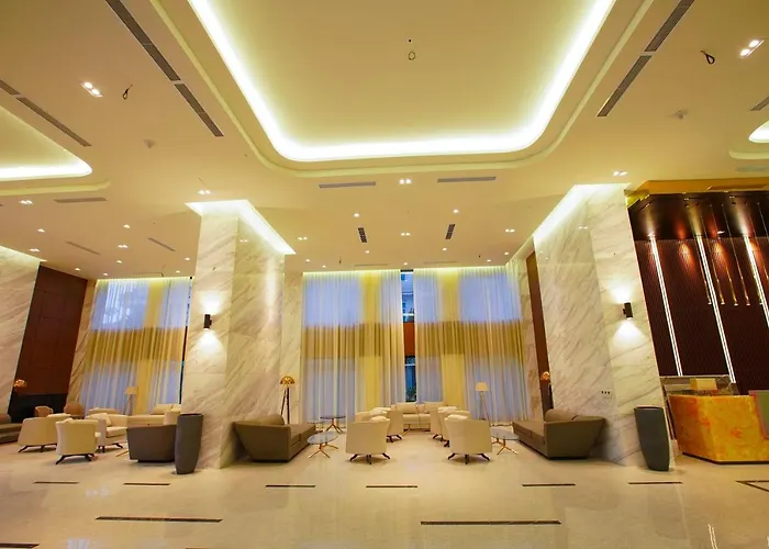 Khách sạn hẻo lánh Ramada & By Wyndham Bay View 4*