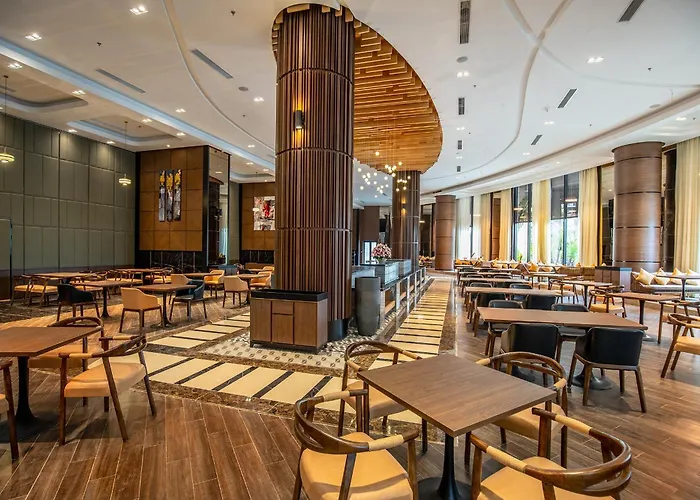 Ramada & By Wyndham Bay View 4* Hạ Long