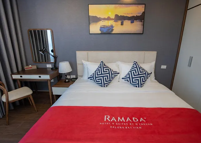 Khách sạn hẻo lánh Ramada & By Wyndham Bay View 4*