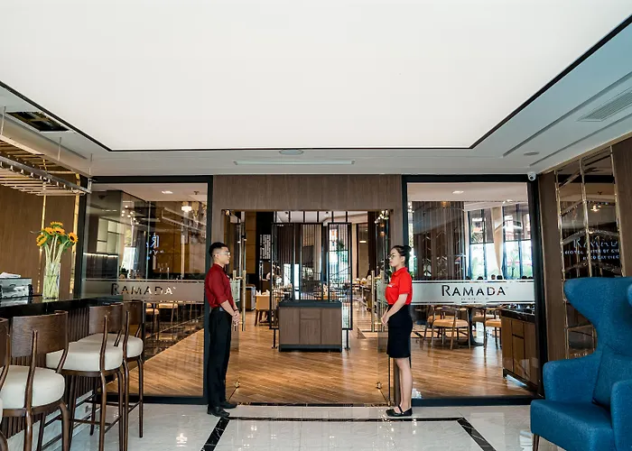 Khách sạn hẻo lánh Ramada & By Wyndham Bay View Hạ Long