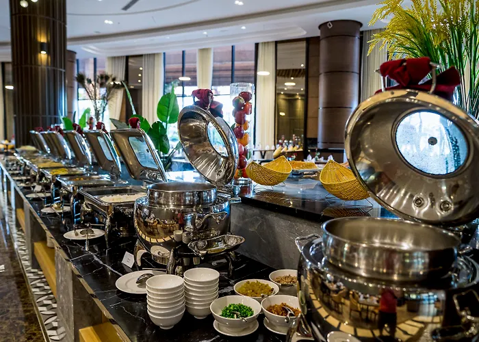 Ramada & By Wyndham Bay View Hạ Long