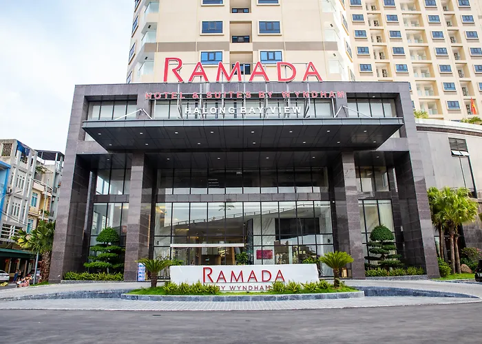 Ramada & By Wyndham Bay View Hạ Long