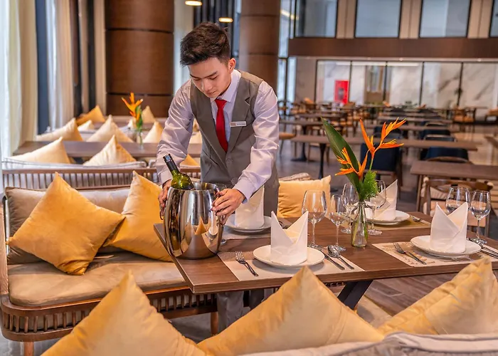 Ramada & By Wyndham Bay View 4* Hạ Long