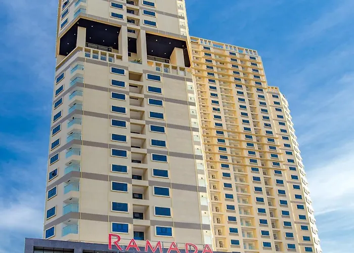 Ramada & By Wyndham Bay View Hạ Long
