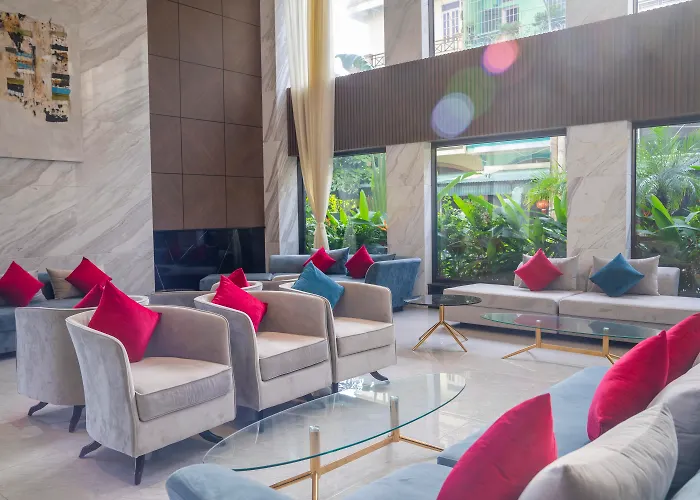 Khách sạn hẻo lánh Ramada & By Wyndham Bay View 4*