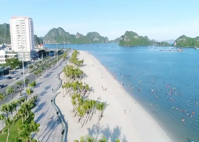 Ramada & By Wyndham Bay View Hạ Long