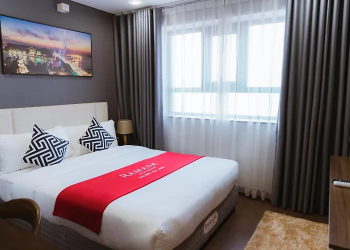Ramada & By Wyndham Bay View 4* Hạ Long